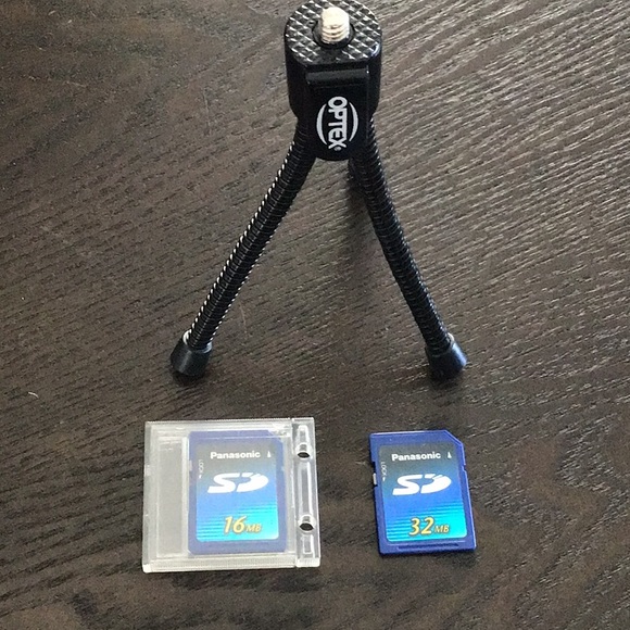 Lowepro Camera Case/ SD cards/ Tripod - Picture 4 of 4